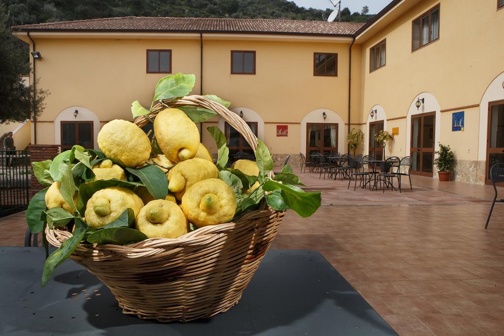 Agriturismo Villa Orchidea Али-Терме Экстерьер фото